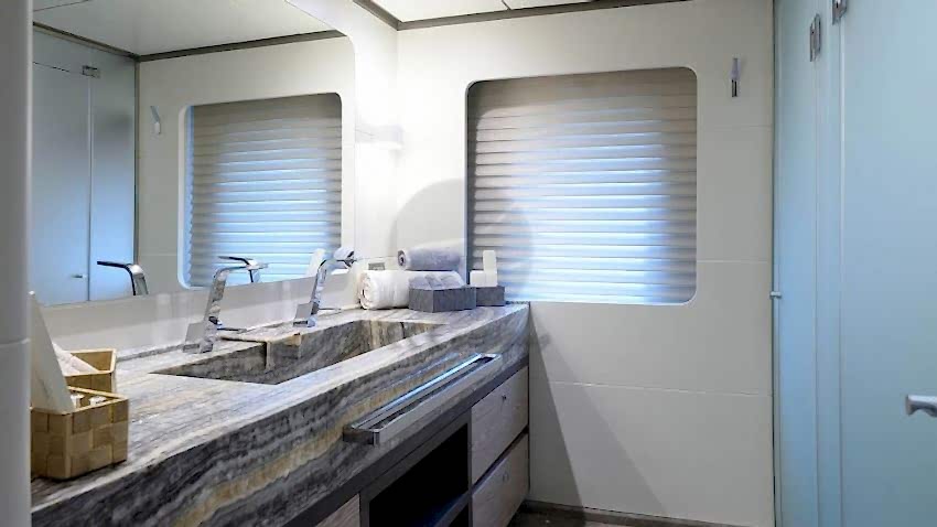 All About U 2 Yacht, En Suite