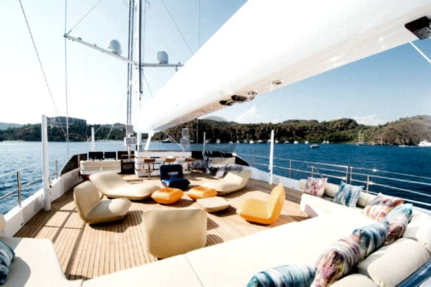 All About U 2 Yacht, Front Deck