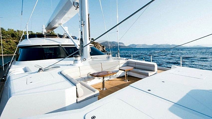 All About U 2 Yacht, Front Deck